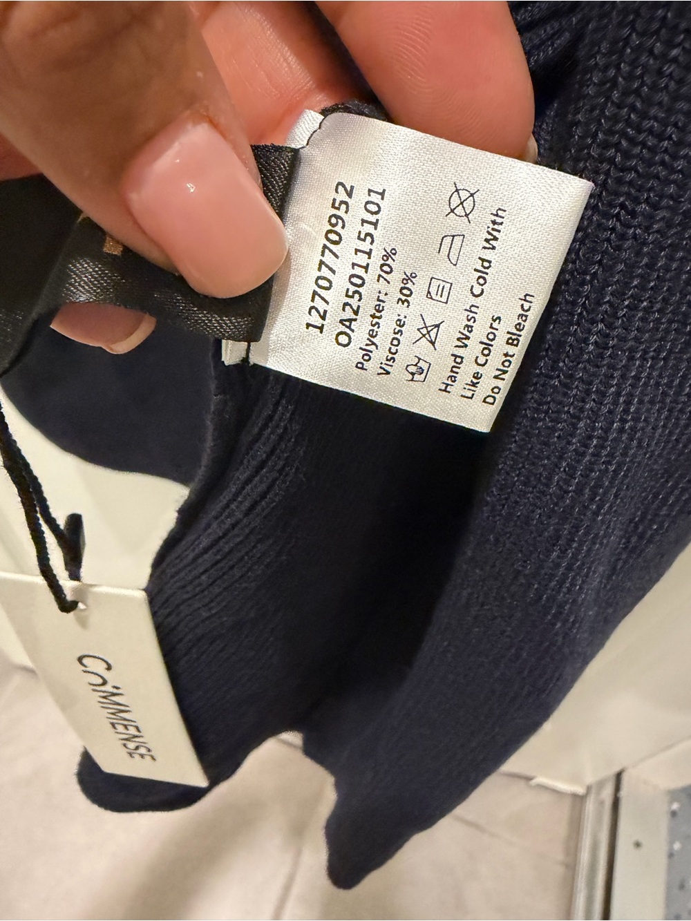 Metal Button Collar Midi Dress in Premium Fabric (NAVY)
SPU: OA260413046 - Picture 5 of 10
